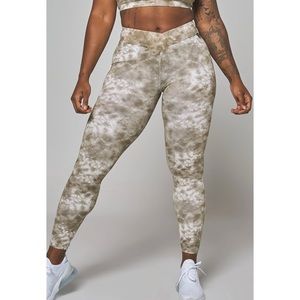 LiCi Fit Scrunch Legging